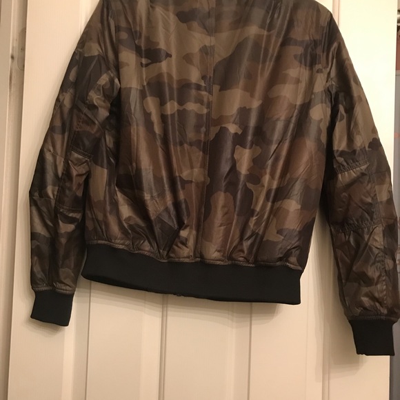 Women's Camo Bomber Jacket - SIZE: SMALL. - Picture 5 of 6